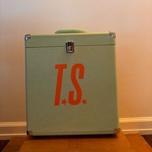 Taylor Swift - The Life of a Showgirl Vinyl Case